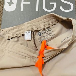 FIGS boulder scrub set